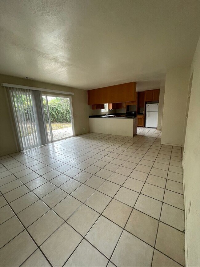 Building Photo - 850 Camino Lindo