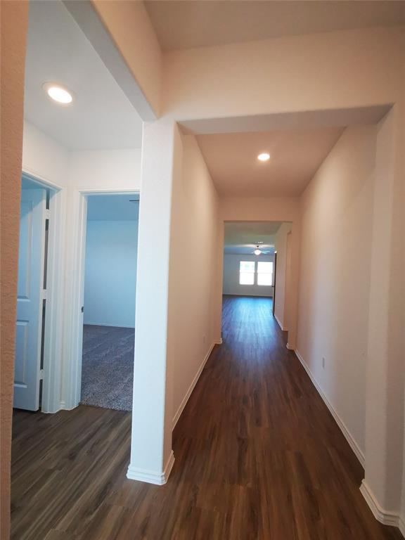 Building Photo - 101 Red Buckeye St