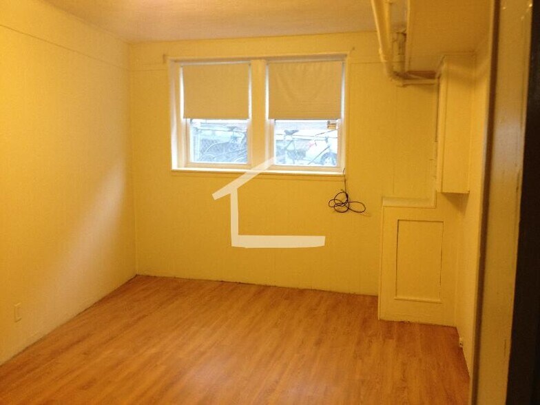 Building Photo - 119 Sutherland Rd