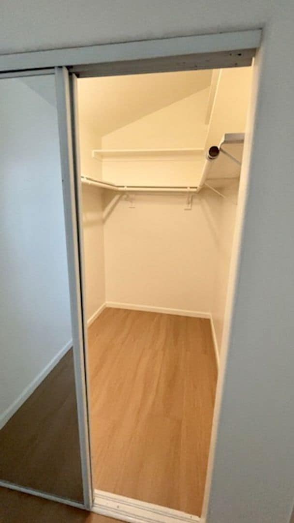 Building Photo - Remodeled Duplex close to the beach