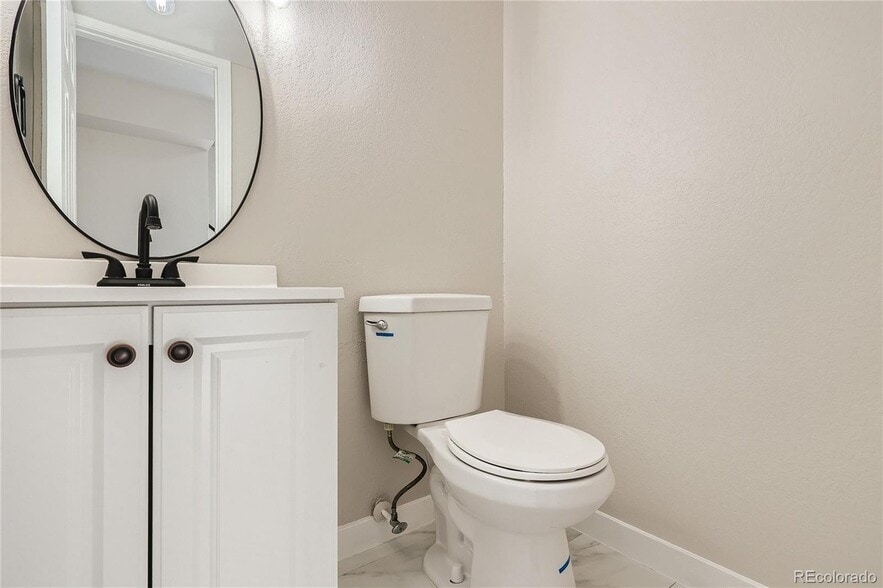 Building Photo - 9423 W Ontario Dr