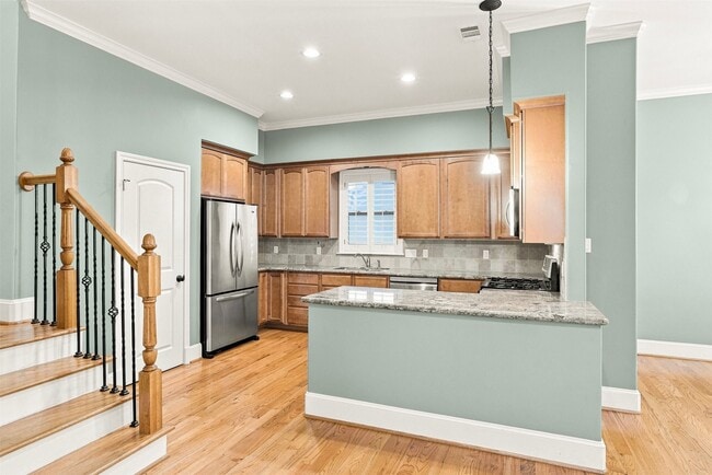 Building Photo - 1714 Ovid St
