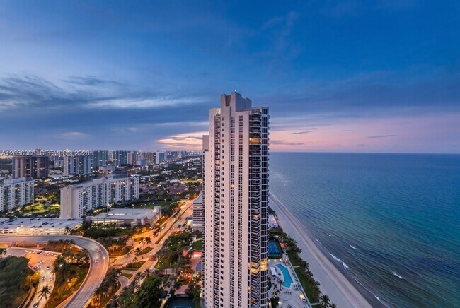 Building Photo - 18975 Collins Ave