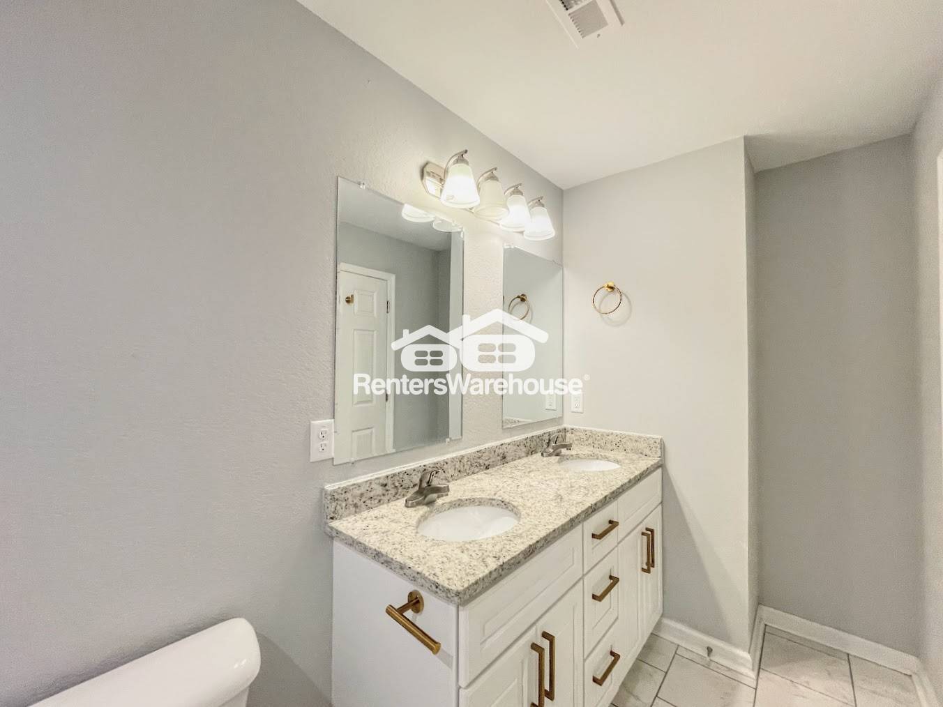 Building Photo - 1900 County St