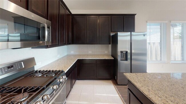 Building Photo - 252 Clear Frk Lp