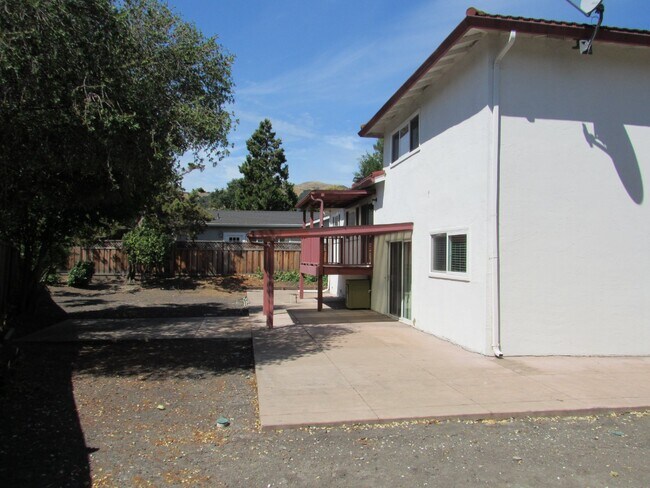 Building Photo - Beautiful 4 Bed, 2.5 Bath Home in Perfect San Ramon Location