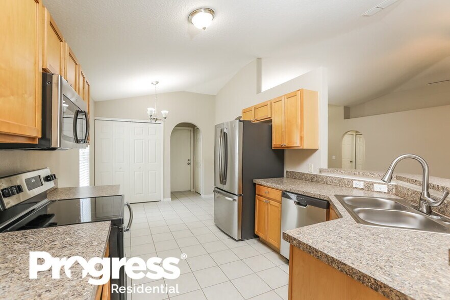 Building Photo - 472 Dominish Estates Dr