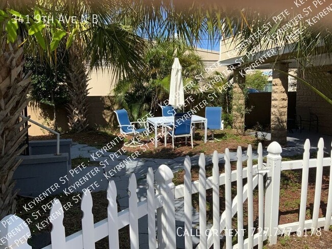 Building Photo - 341 9th Ave NE