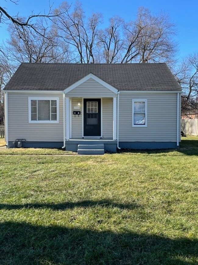 Primary Photo - Available NOW! Darling 2 Bedroom Ranch