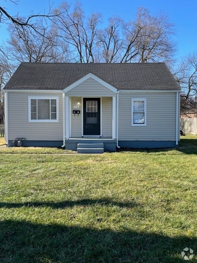 Building Photo - Available NOW! Darling 2 Bedroom Ranch