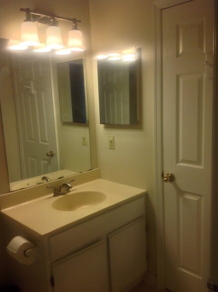 Bathroom - 9560 Cannoneer Ct