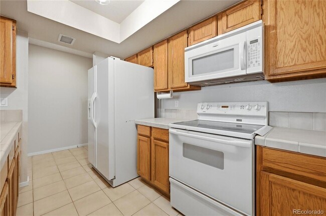 Building Photo - 23561 Genesee Village Rd