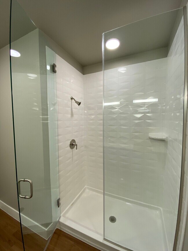 Building Photo - 948 Narwhal Dr