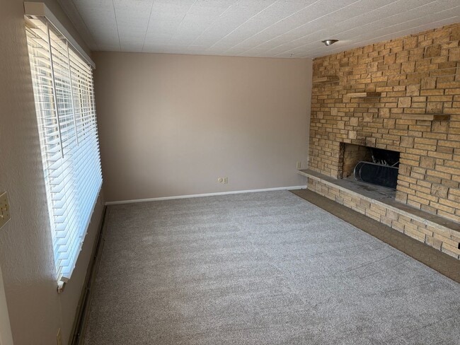 Building Photo - Spacious 2-Bed Home Packed With Comfort and Upgrades