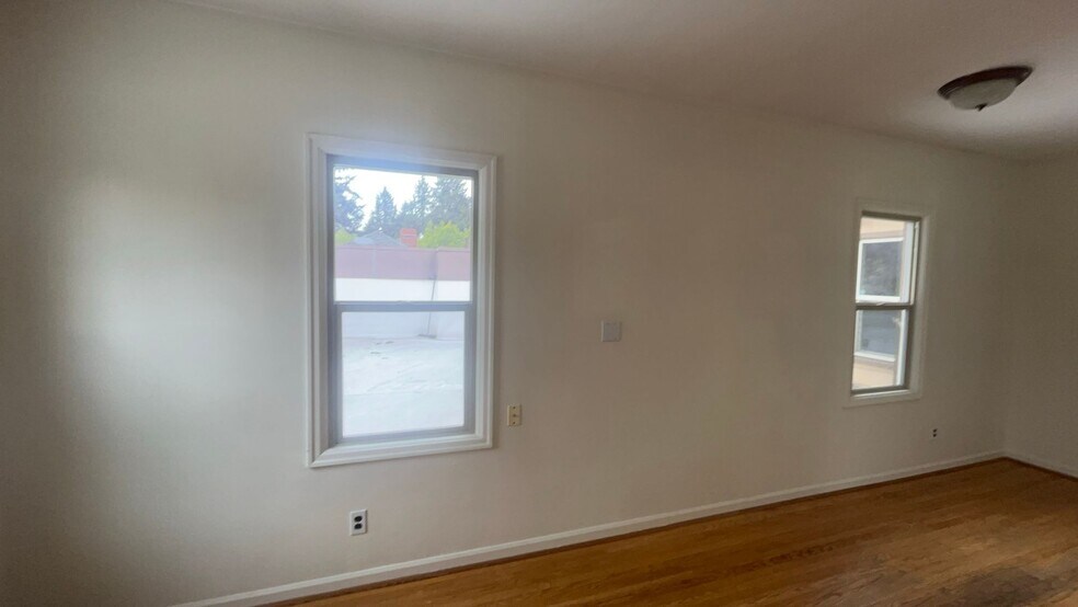 Building Photo - 5944-5948 NE 30th Ave