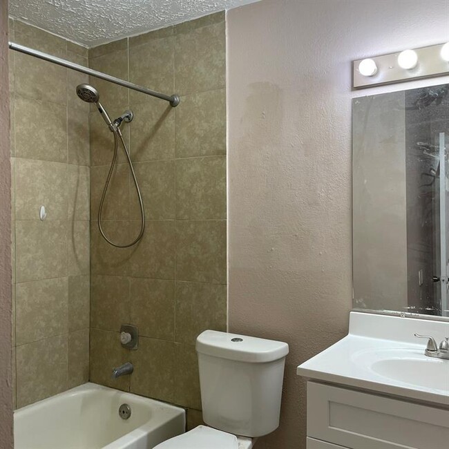 Building Photo - 7017 Haven Creek Dr