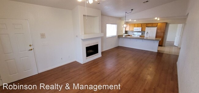 Building Photo - 2 br, 2 bath House - 3327 Erva St. Unit # 201