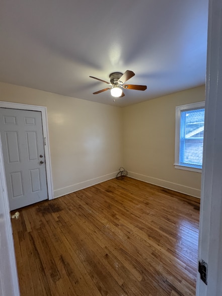 Building Photo - 15878 Kentucky St