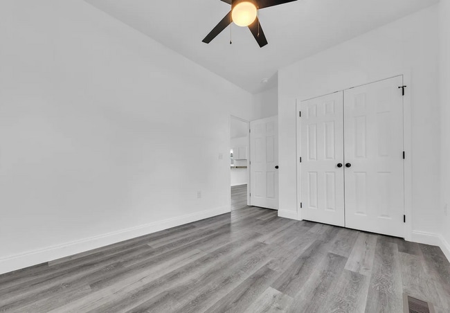 Building Photo - OPEN CONCEPT LIVING!!