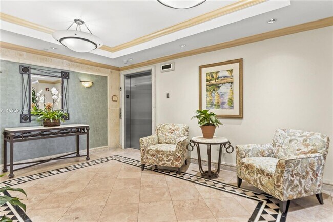Building Photo - 703 Crandon Blvd