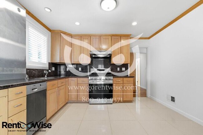 Building Photo - 190 Forest Knolls Dr