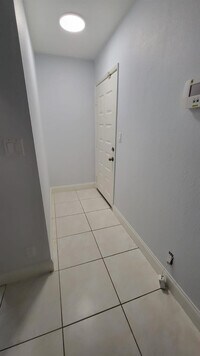 Building Photo - 313 Gardens Dr