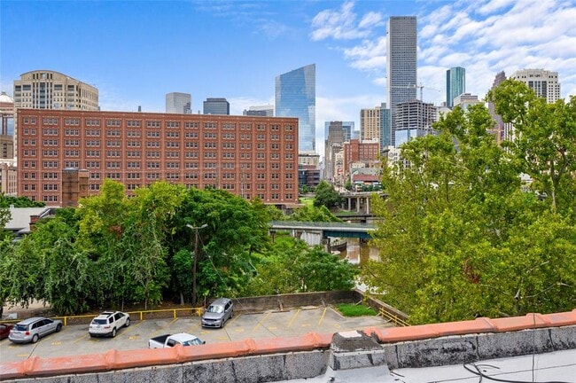 Building Photo - 1011 Wood St