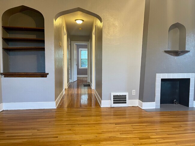 Building Photo - 515 E William St