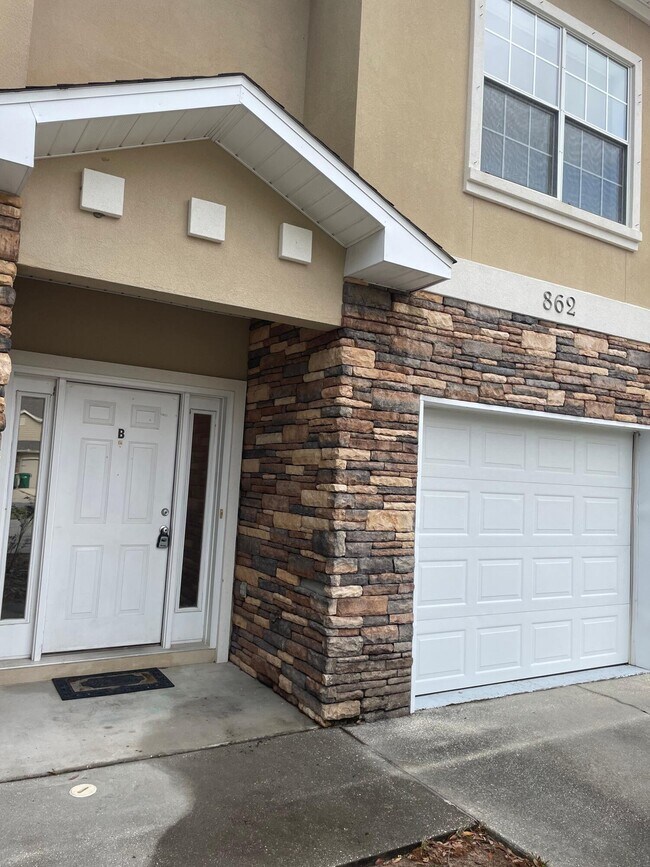 Building Photo - 862 Fairview Dr