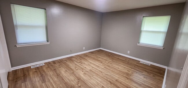 Building Photo - Single Family Home 3BR / 2.5BA