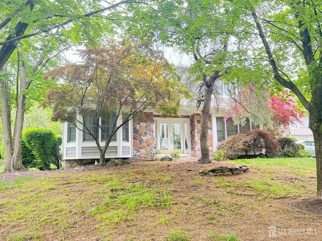Building Photo - 1 Crabapple Ct