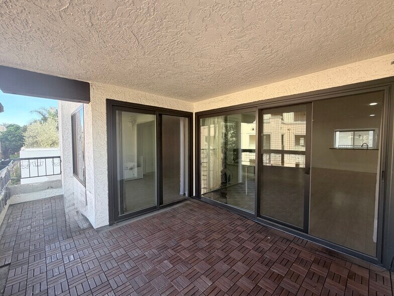 Building Photo - 3525 Lebon Dr