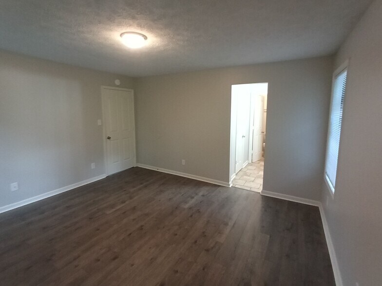Building Photo - 55 Clement Dr