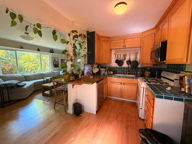 Building Photo - Charming 2BR/1BA Home on Santa Cruz's Lower Westside