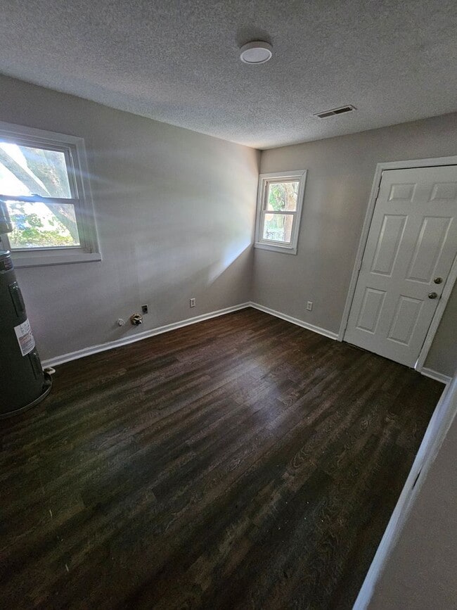 Building Photo - Move-In Ready 4BR Home in Rapidly Growing ...