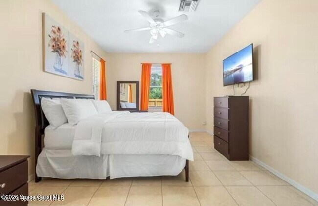 Building Photo - 463 Eldron Blvd NE