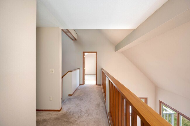 Building Photo - Beautiful home with views and in a gated c...
