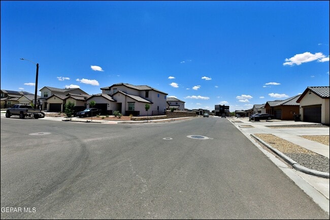 Building Photo - 541 Paseo Modesto Dr