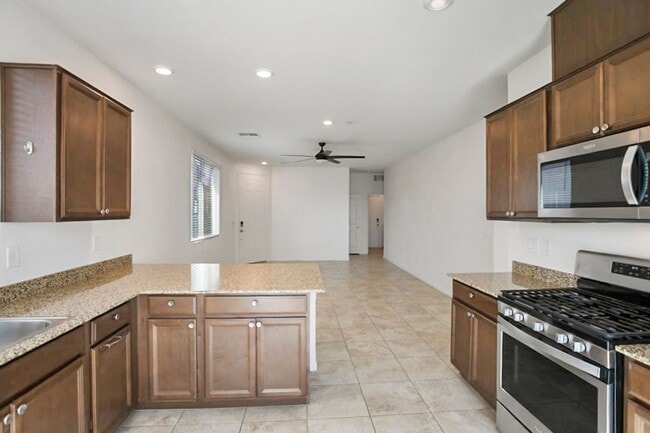 Building Photo - Beautiful 3 Bedroom Single Story West Vegas Home