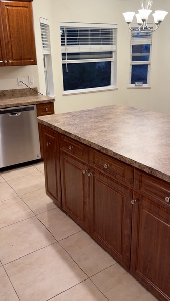 Building Photo - 221 Beech Way NW