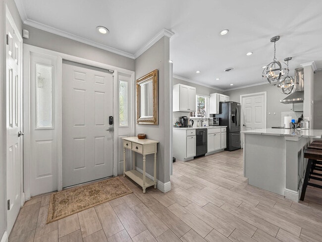 Building Photo - 801 SE 14th St