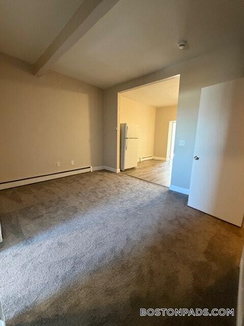 Building Photo - 663 Middle St