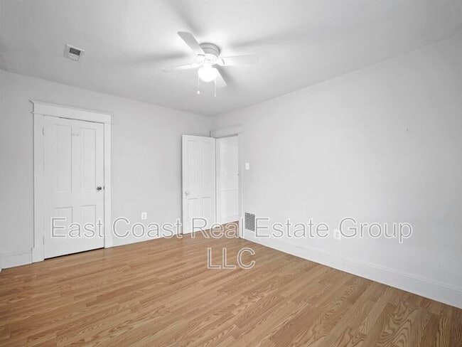 Building Photo - 157 N Conococheague St