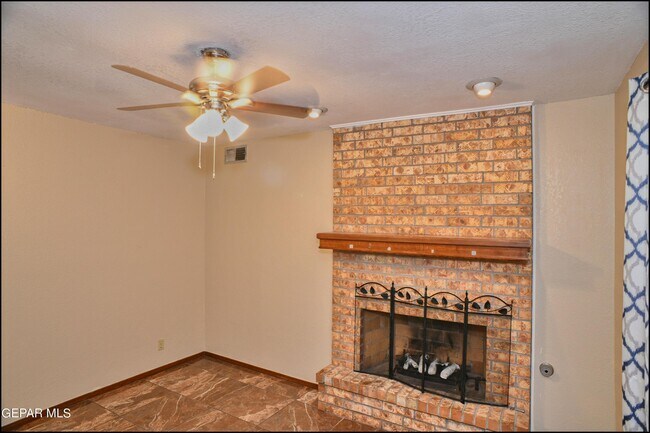 Building Photo - 11600 Casa View Dr