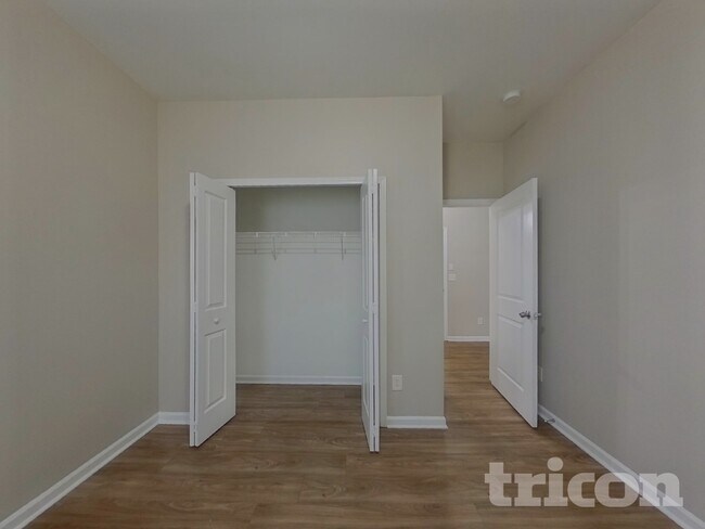 Building Photo - 510 Rook Rd