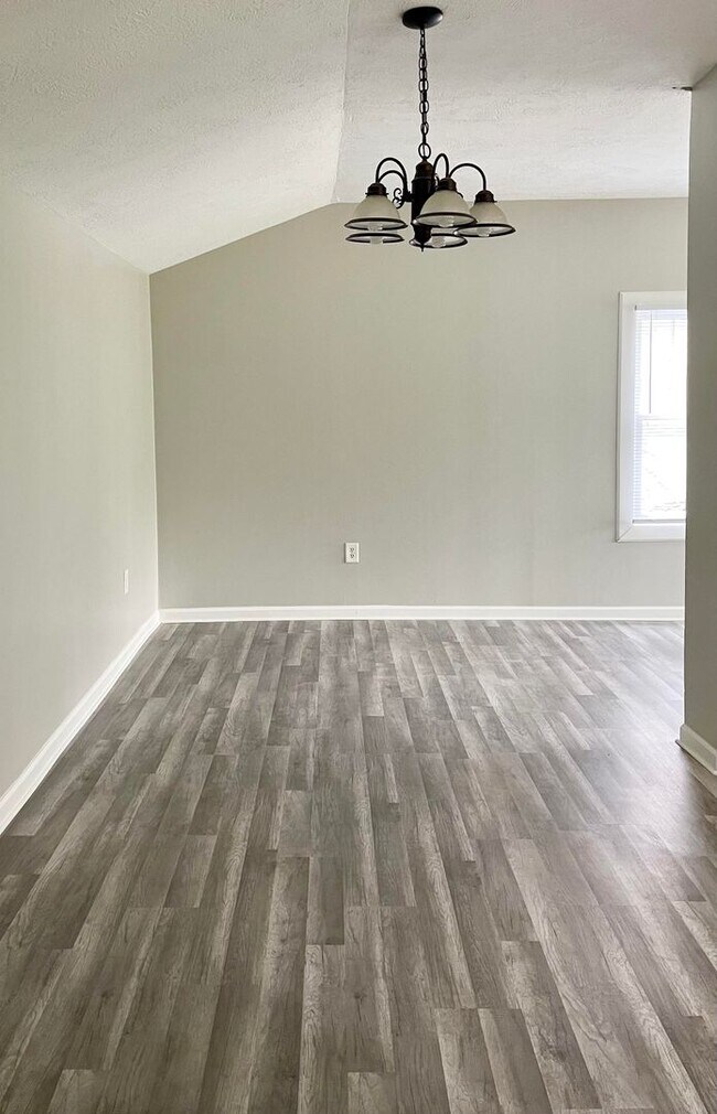 Building Photo - Move-In March & Get 50% Off Your First Month! Charming 2-Bed Northside Home!