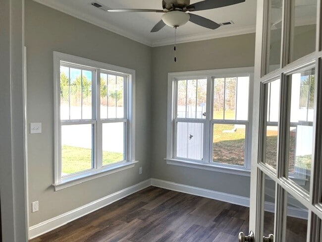 Building Photo - ~~ Beautiful 3-bedroom Home ~~