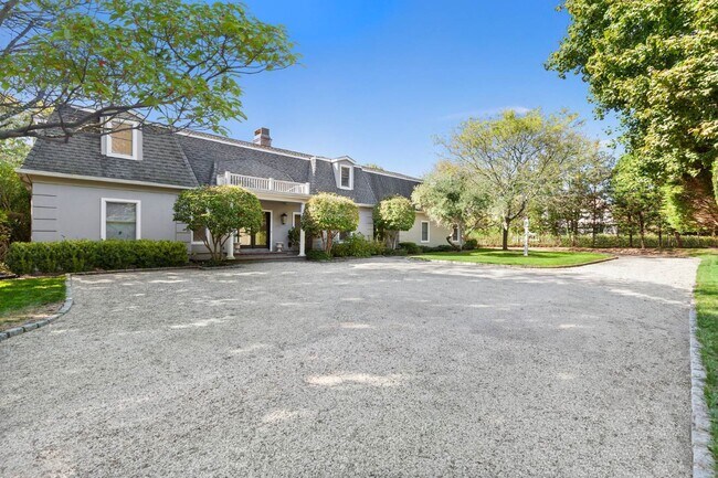 Building Photo - 15 S Hill St