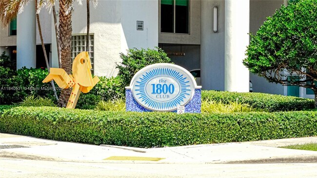 Building Photo - 1800 N Bayshore Dr