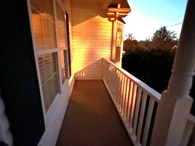 Building Photo - Mt Juliet 3 Bedroom 2 Bath Home with Fenced Backyard